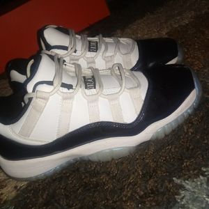 Jordan 11's